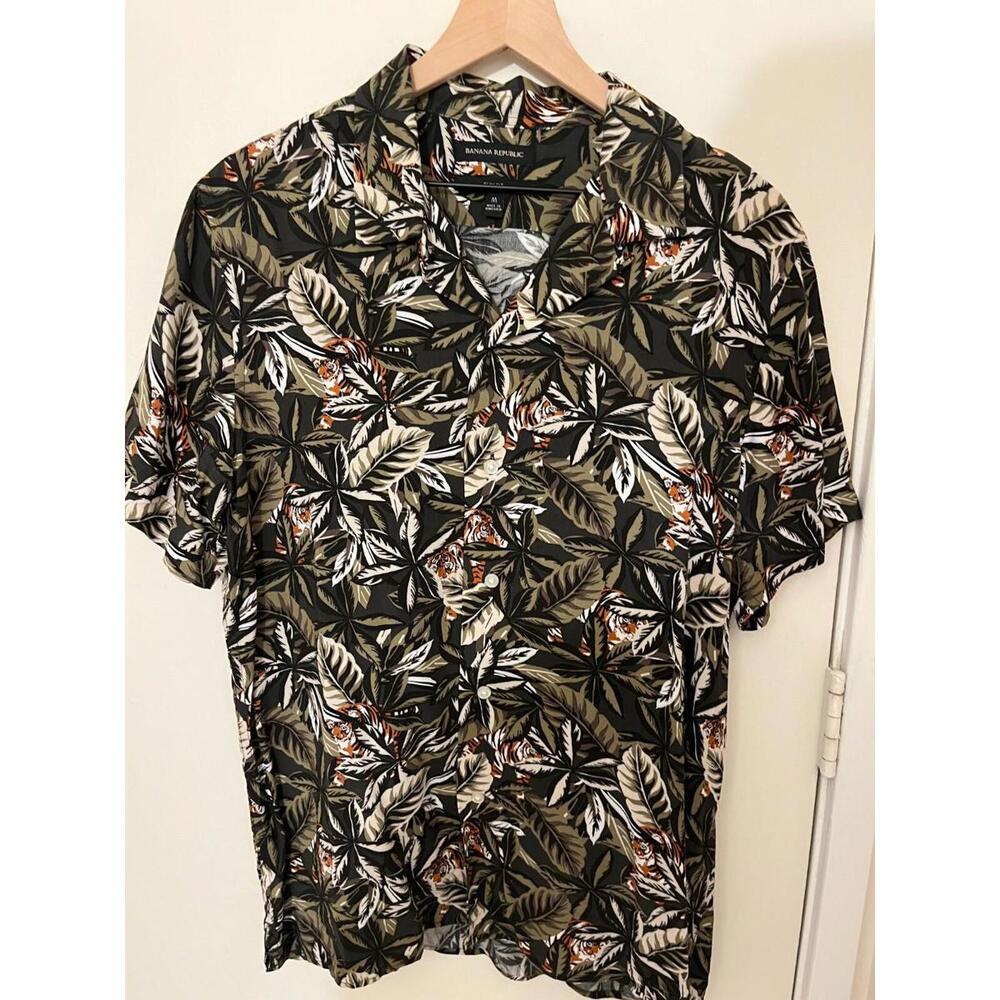 Banana Republic Animal Print Camp Collar Button Up Mens Sz M